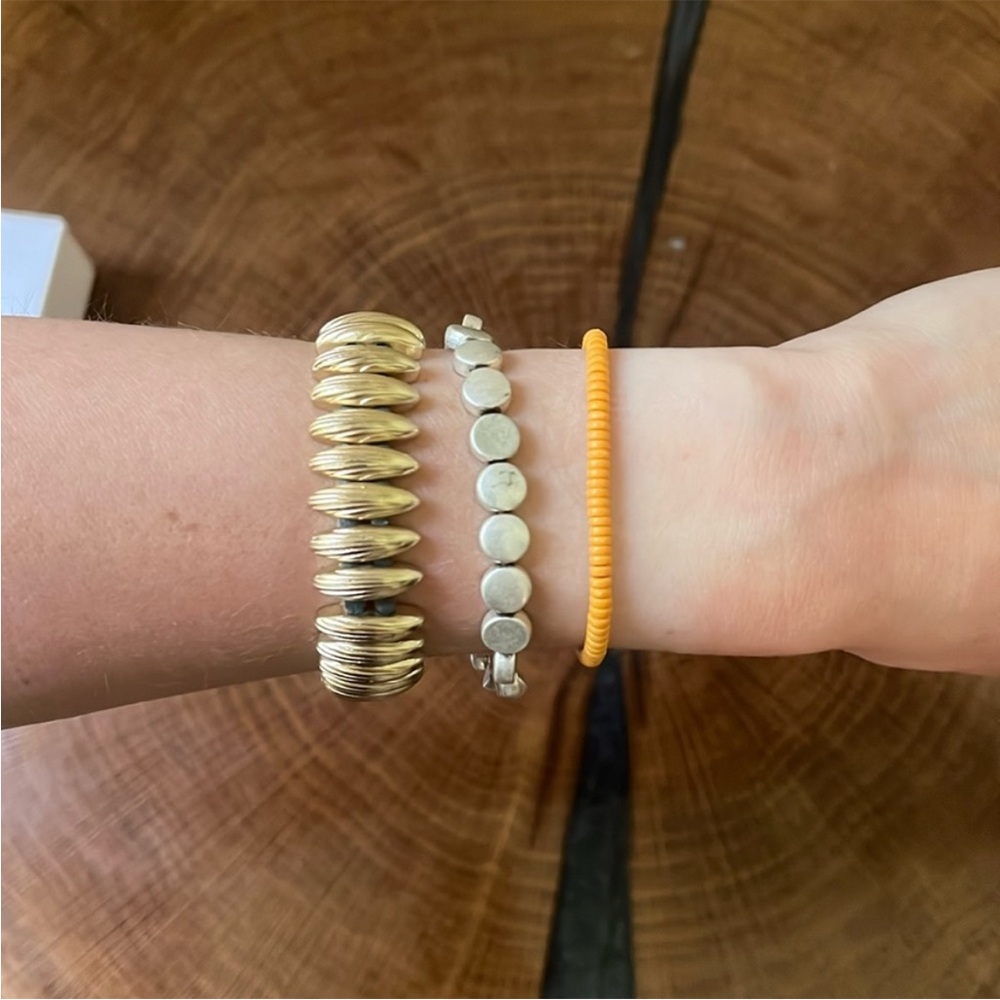 Seven Assorted bracelets - Picture 2 of 9